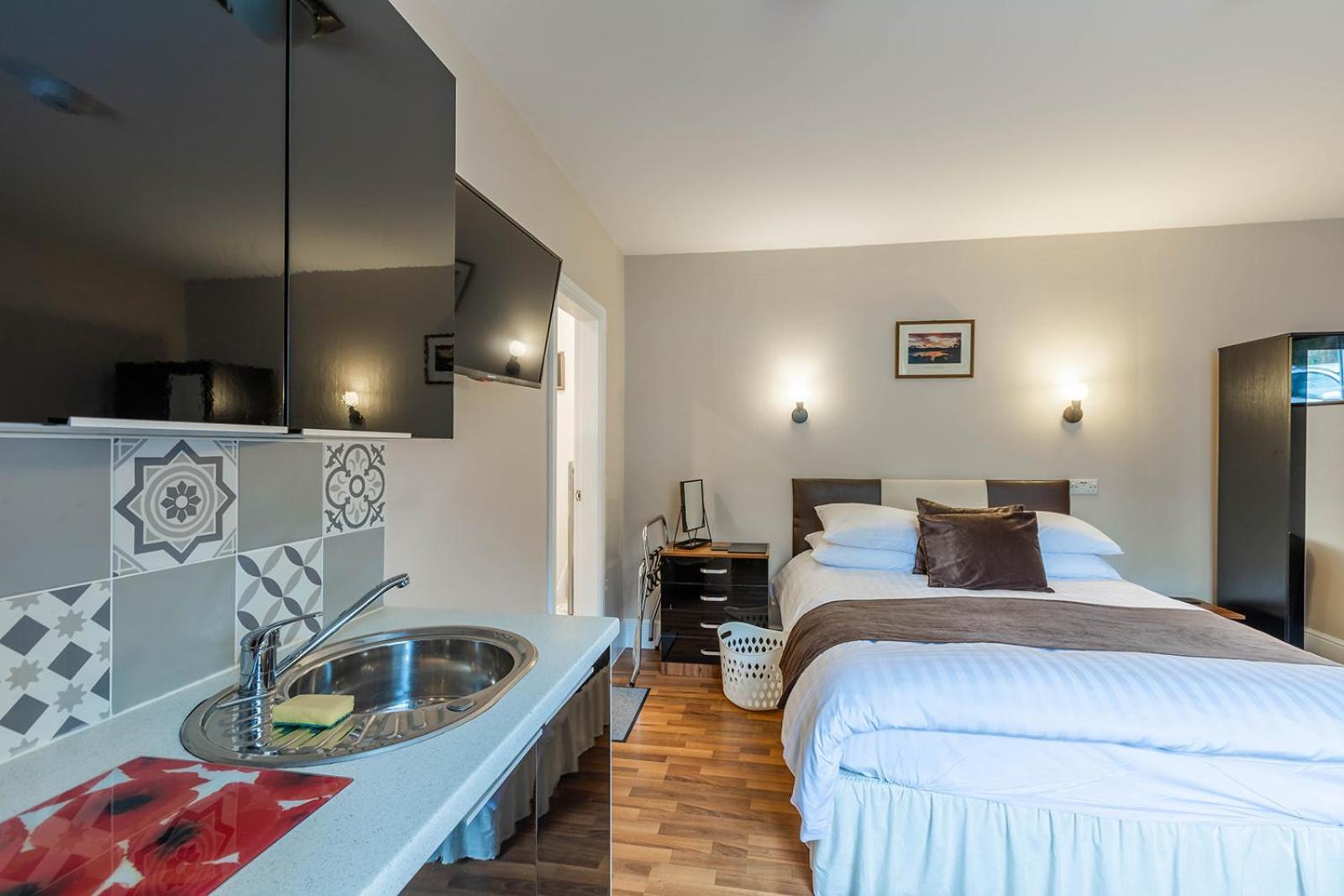 Windermere Studio Rooms - With Free Car Parking Onsite Экстерьер фото