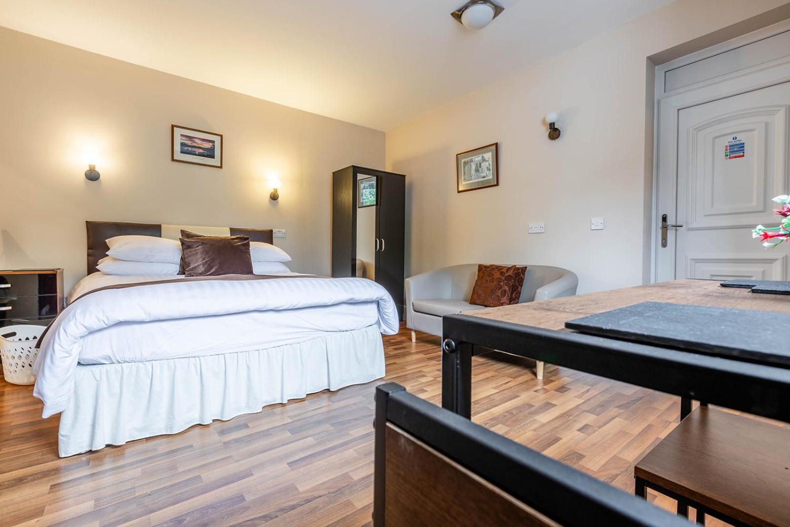 Windermere Studio Rooms - With Free Car Parking Onsite Экстерьер фото