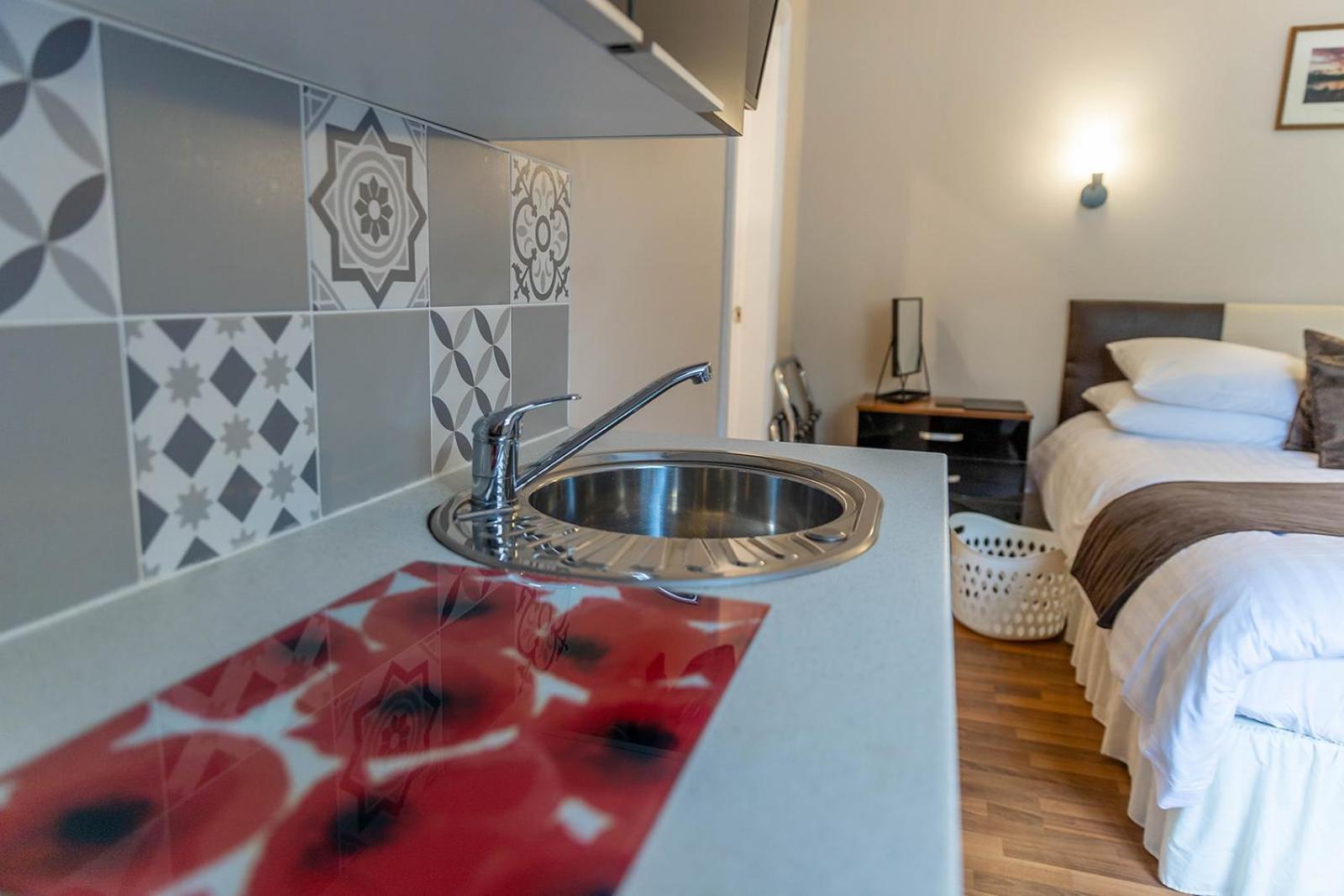 Windermere Studio Rooms - With Free Car Parking Onsite Экстерьер фото