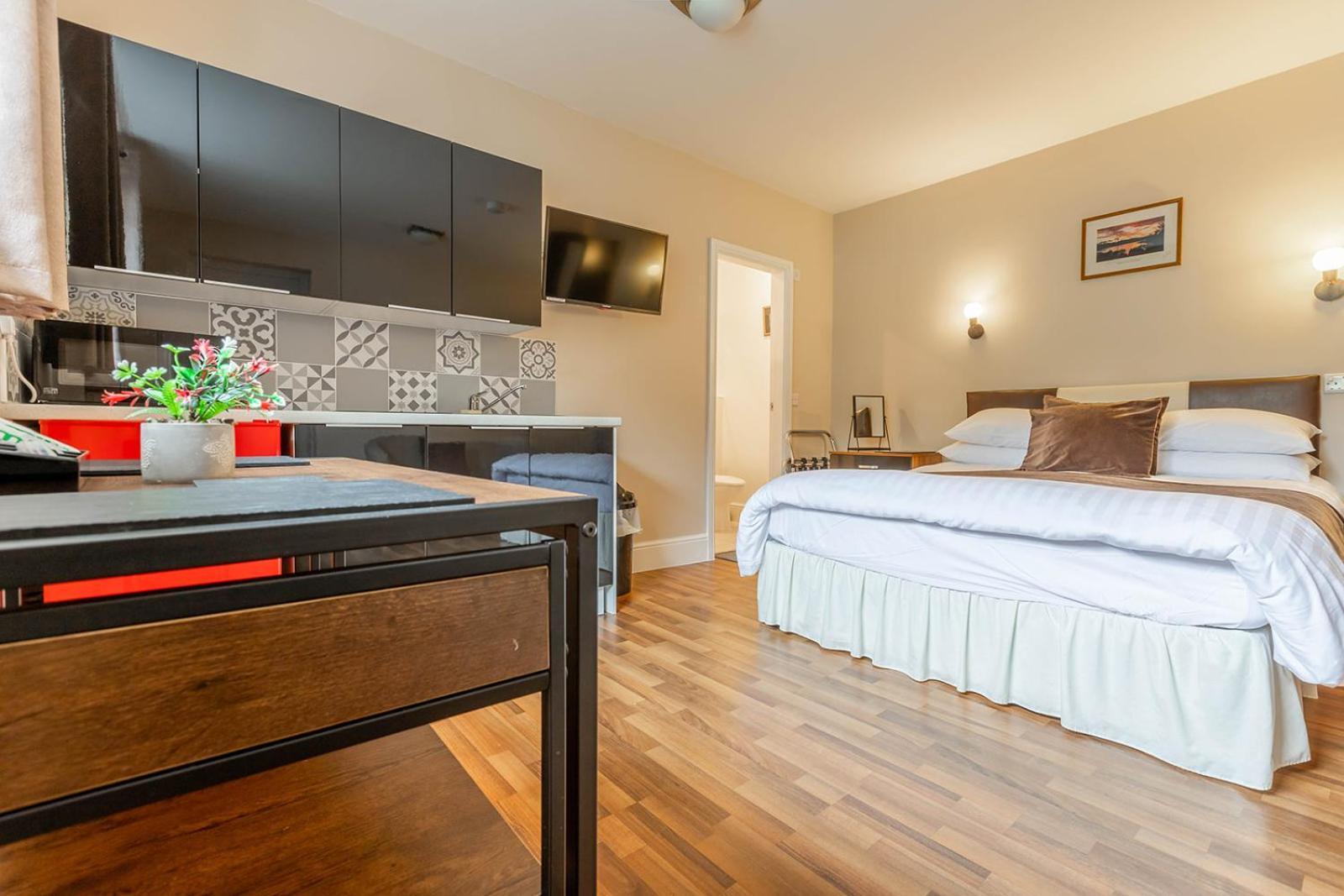 Windermere Studio Rooms - With Free Car Parking Onsite Экстерьер фото