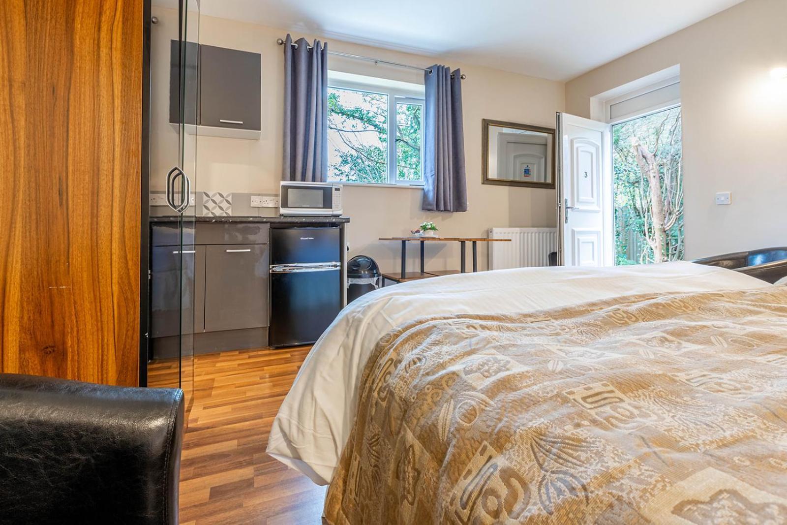 Windermere Studio Rooms - With Free Car Parking Onsite Экстерьер фото