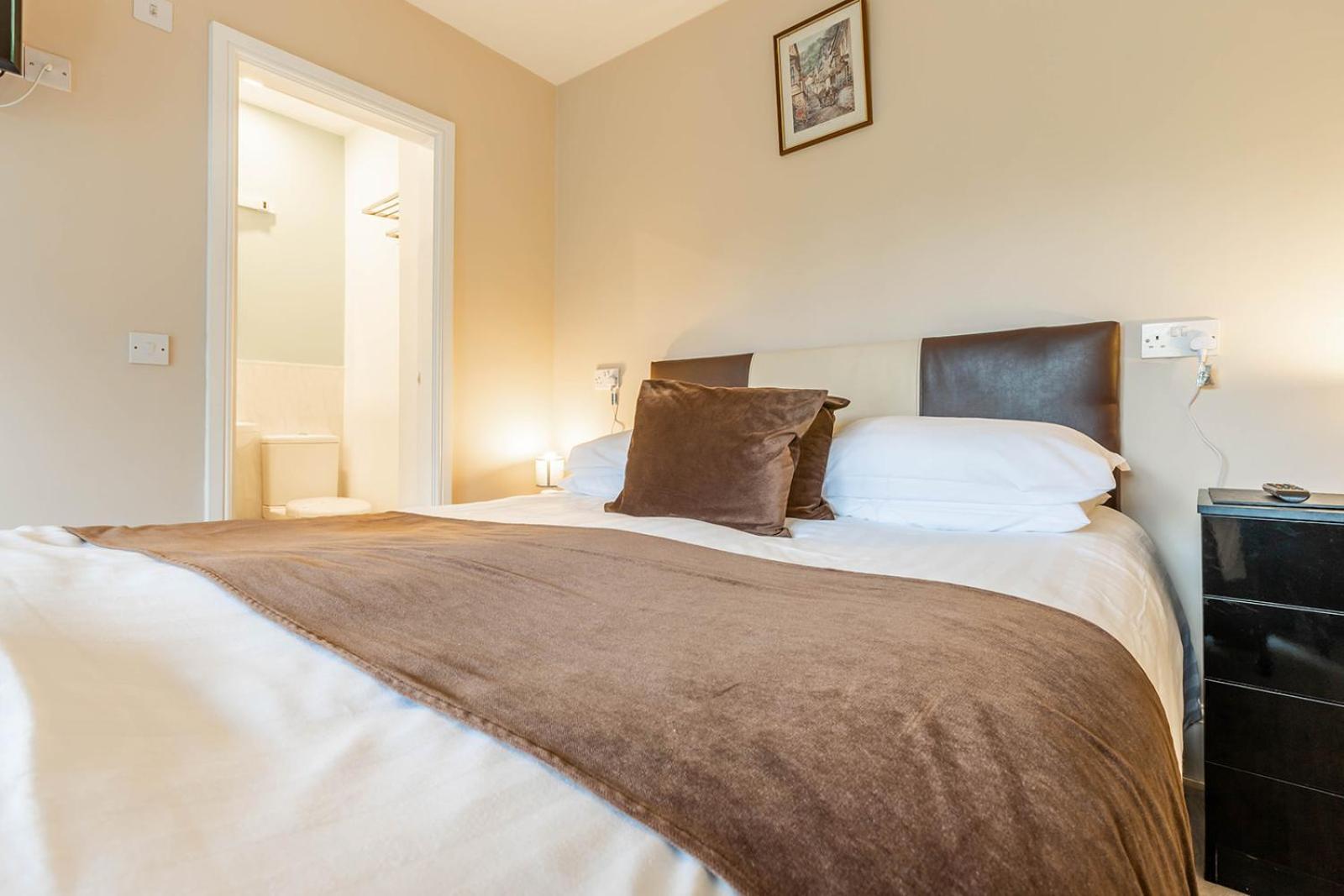 Windermere Studio Rooms - With Free Car Parking Onsite Экстерьер фото