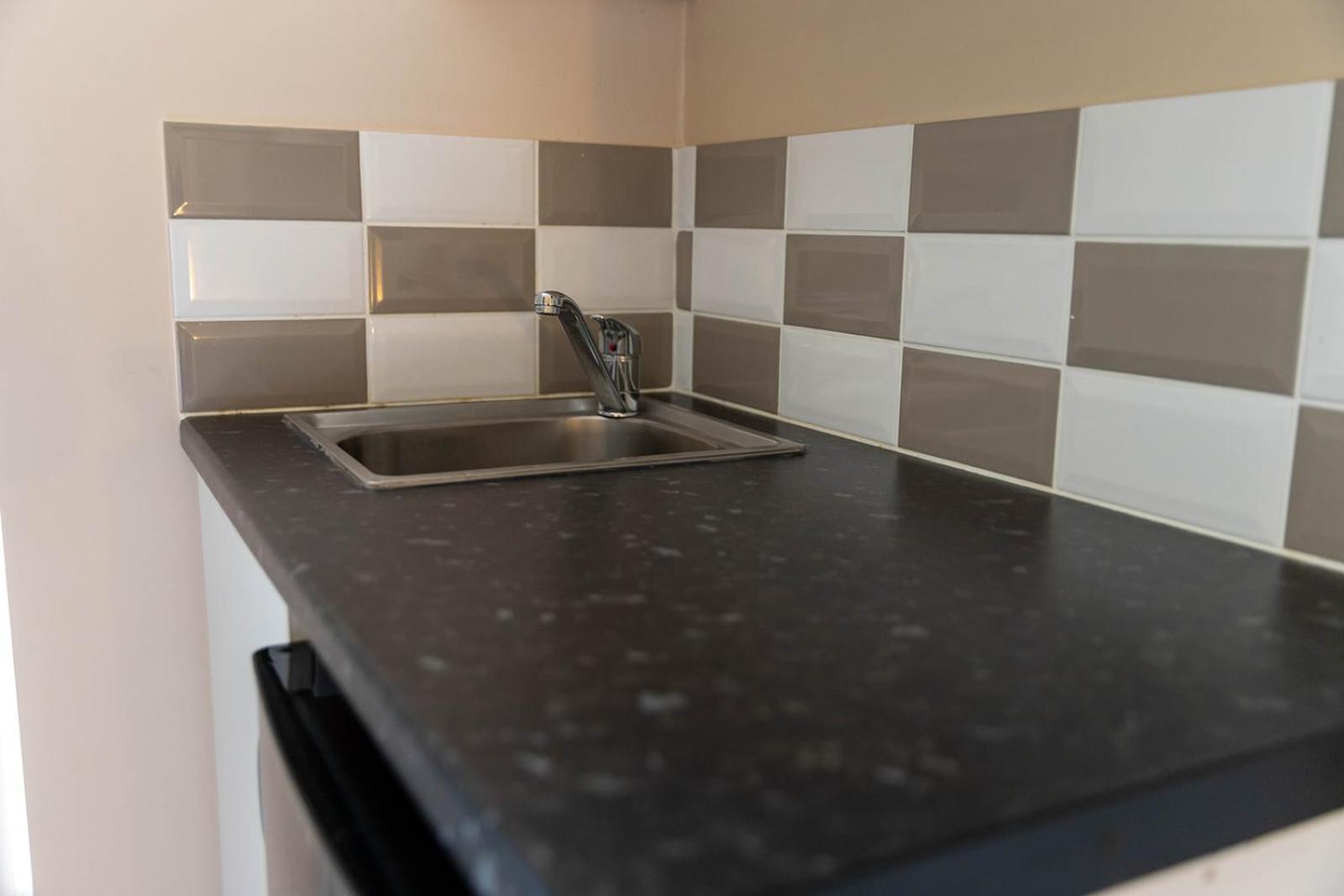 Windermere Studio Rooms - With Free Car Parking Onsite Экстерьер фото