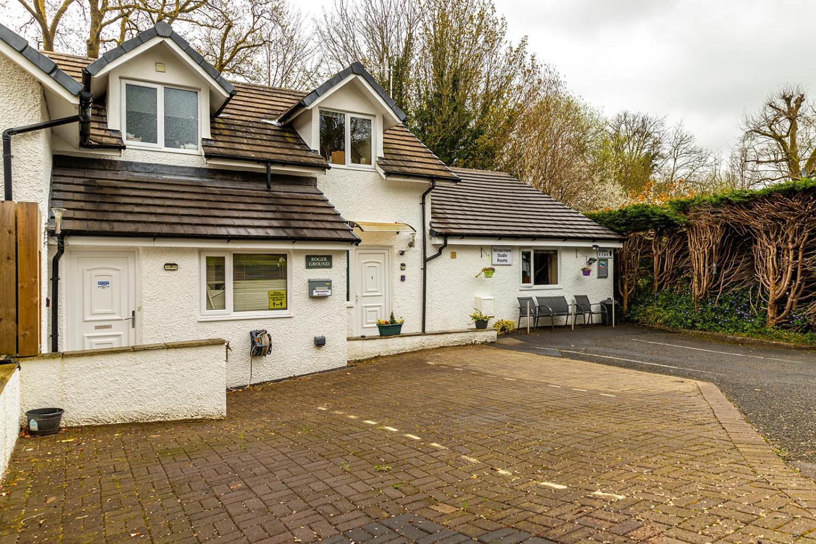 Windermere Studio Rooms - With Free Car Parking Onsite Экстерьер фото
