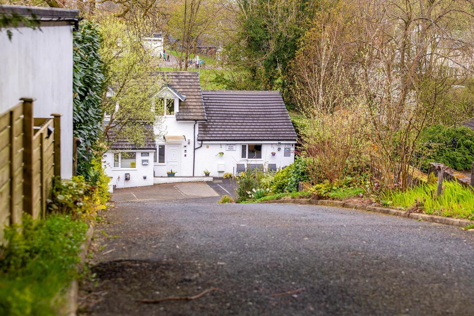 Windermere Studio Rooms - With Free Car Parking Onsite Экстерьер фото