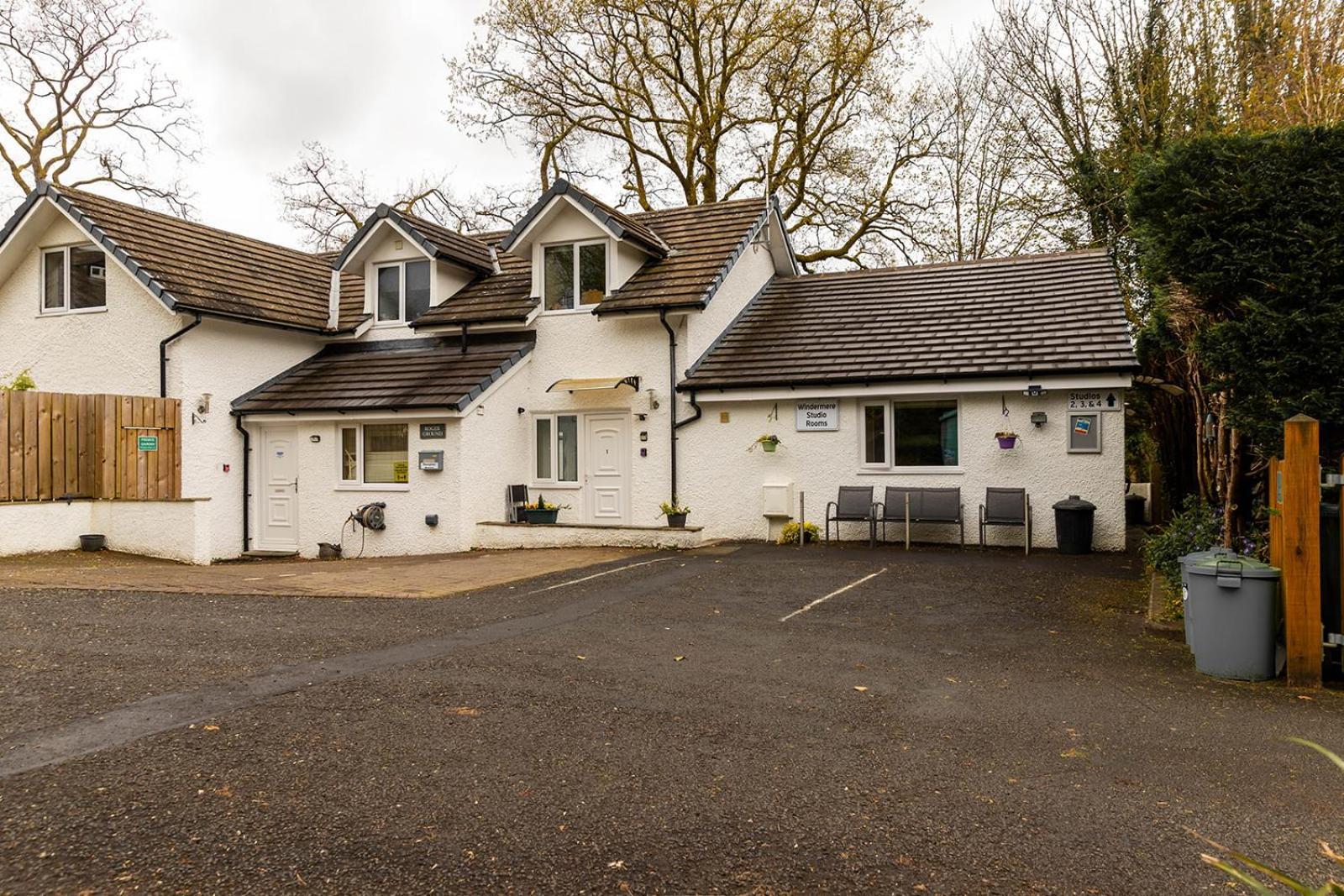 Windermere Studio Rooms - With Free Car Parking Onsite Экстерьер фото